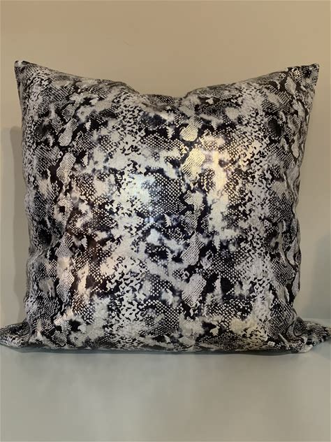 Mugod Snake Skin Print Pillow Cover